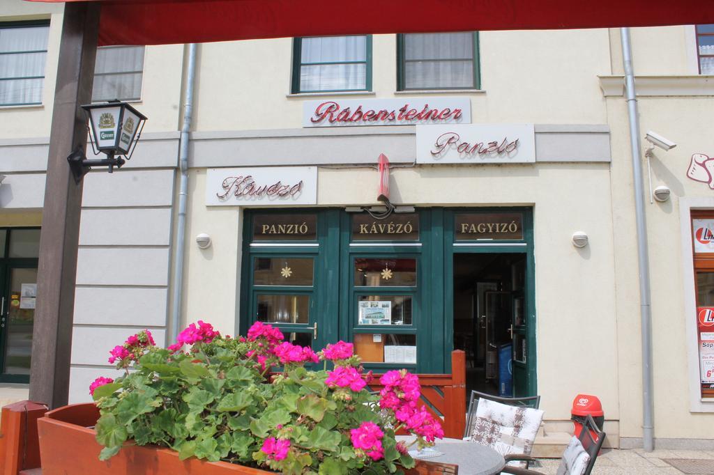 Rabensteiner Panzio Hotel Fertőd Exterior foto